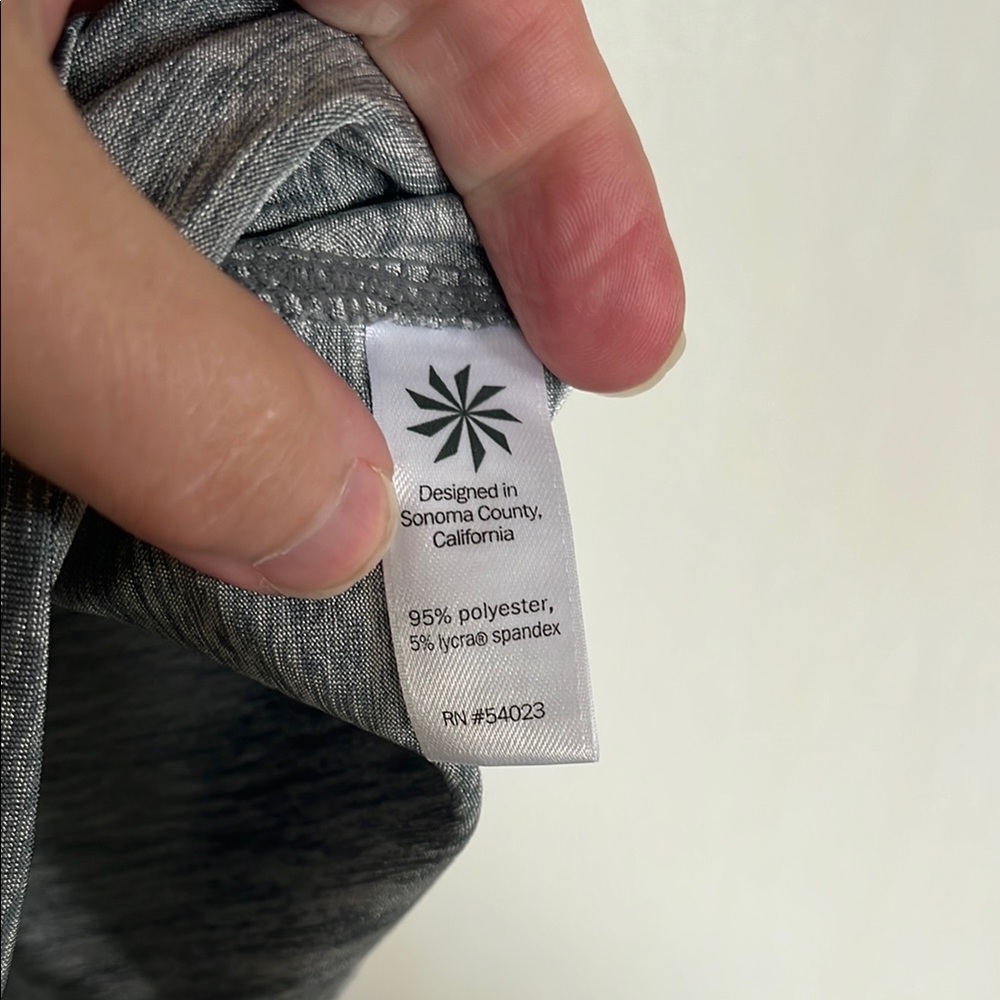 EUC | Athleta | M | Heather Gray Tank Top - Picture 3 of 6